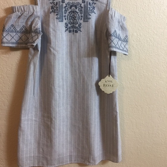 Knox Rose Dresses & Skirts - Knox Rose Striped open shoulder Midi Dress.